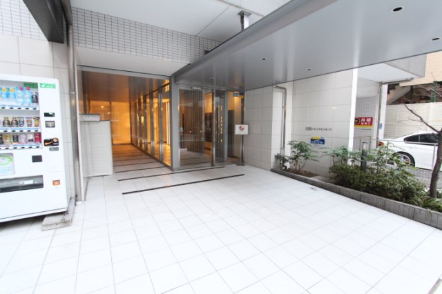 エントランス　建物の内部です