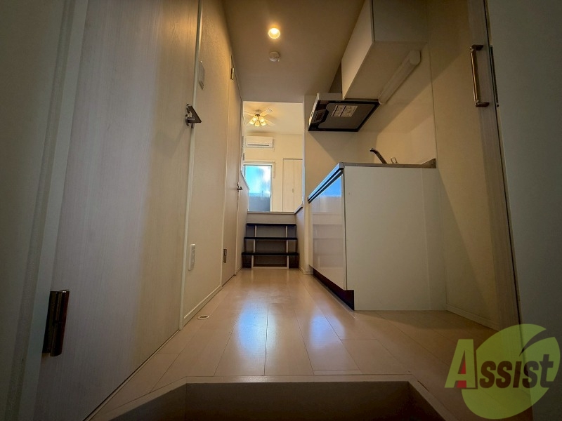 玄関　玄関から撮影しました。玄関の広さが伝わりますね。