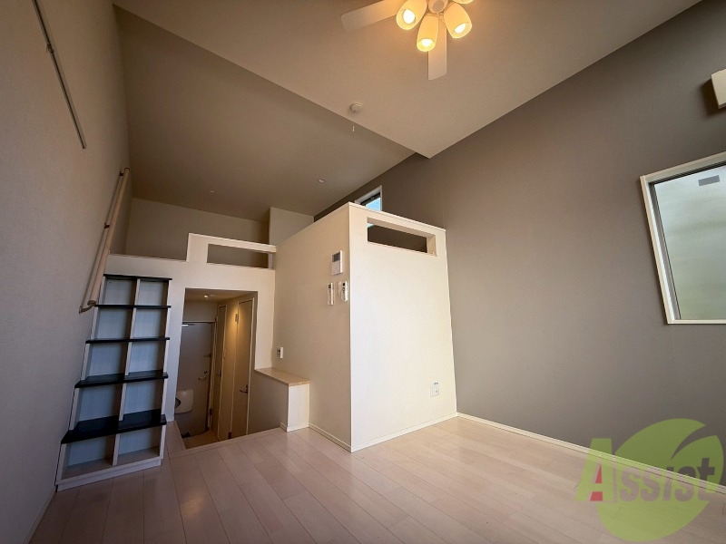 居室・リビング　洋室は６．３帖です。高さもあるので広く感じます。