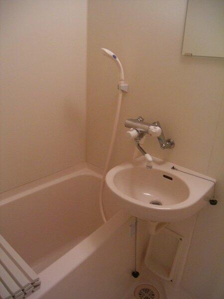 バス・シャワールーム　?