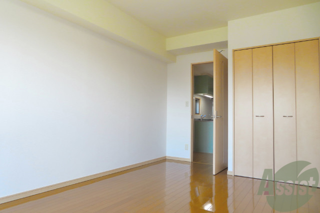 その他部屋・スペース　別角度からのアングルになります。壁は白く統一感があり綺麗です