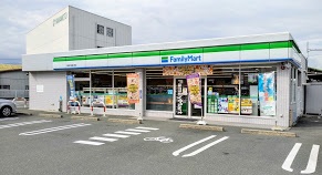コンビニ　ファミリーマート 豊田町弥藤太島店（コンビニ）まで268m