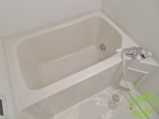 バス・シャワールーム　追い焚き機能がついてるのでいつでも温かいお風呂に入れます。