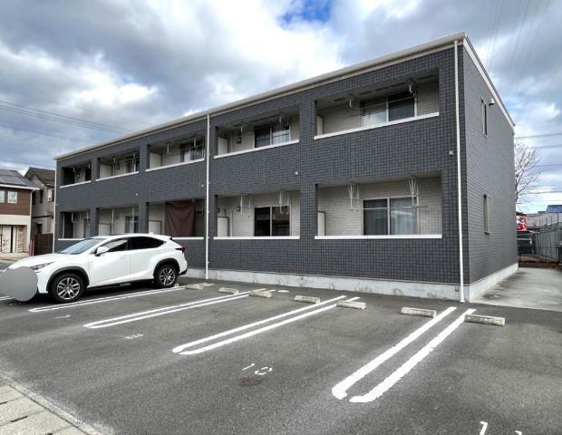 建物外観　外観写真（昼）です。