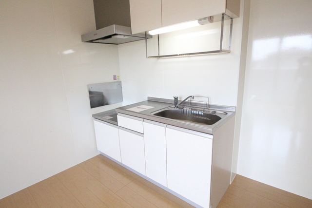 キッチン　別部屋参考写真です