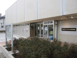 図書館　練馬区立平和台図書館（図書館）まで205m