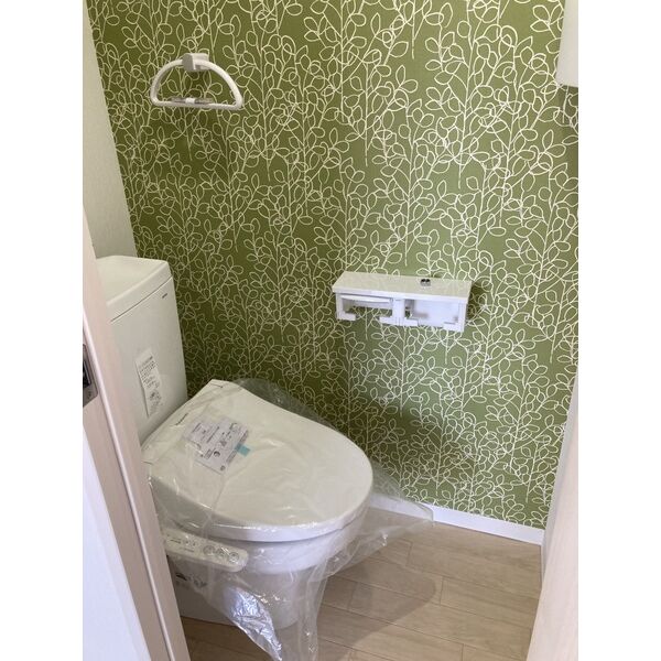 トイレ　快適なウォシュレット付きです♪