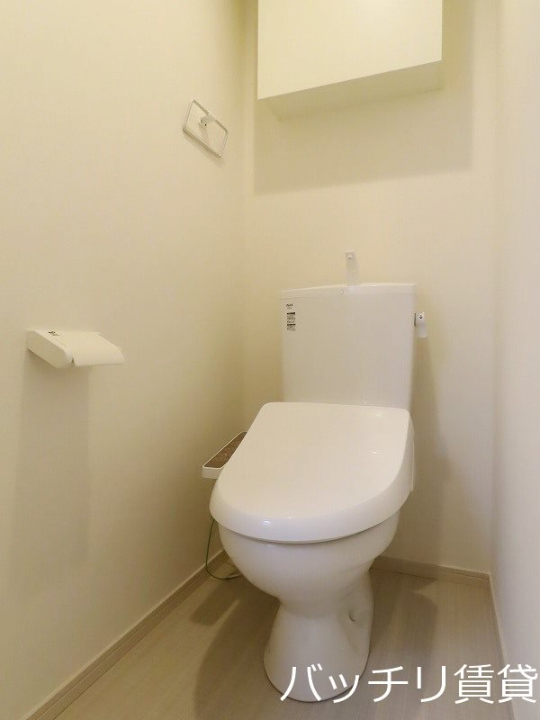 トイレ　※同型写真のため、現状優先。