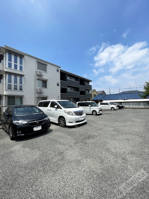 駐車場　敷地内駐車場も広々♪♪