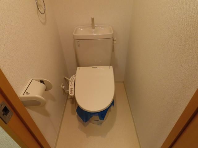 トイレ　■温水洗浄便座