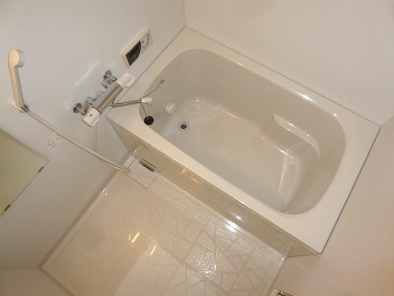 バス・シャワールーム　シンプルで機能的な浴室です！