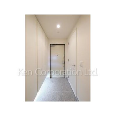 玄関　同タイプ26階のお部屋を撮影。仕様が異なることがあります。