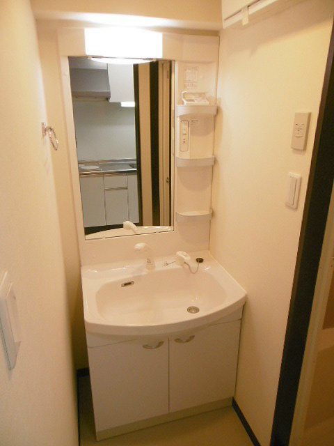 洗面設備　※写真は511号室のお部屋です。