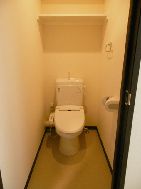 トイレ　※写真は511号室のお部屋です。