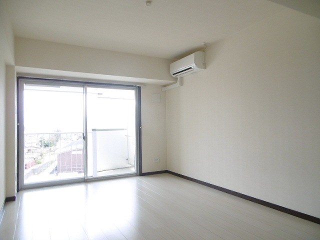 居室・リビング　※写真は511号室のお部屋です。