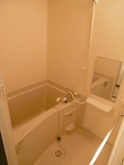 バス・シャワールーム　※写真は511号室のお部屋です。