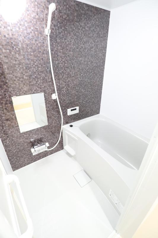 バス・シャワールーム　追い焚き機能付のバス