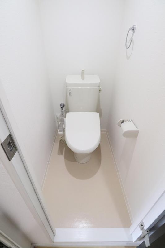 トイレ　温水洗浄暖房便座トイレ