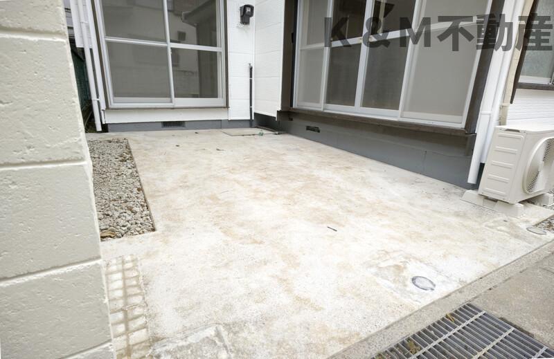 駐車場　駐車場があるので、車を買う予定の方も安心です