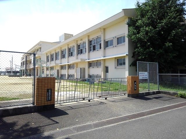 中学校　国分南中学校（中学校）まで800m