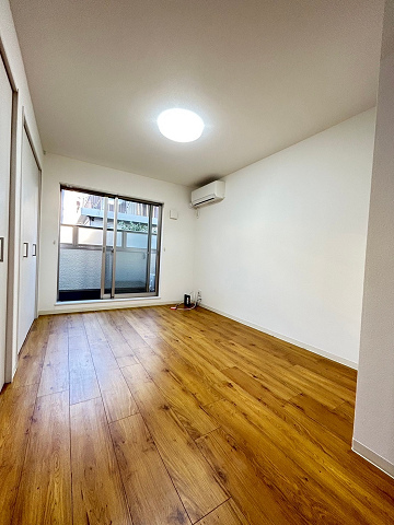 居室・リビング　こちらのリビングで趣味の時間をお楽しみください