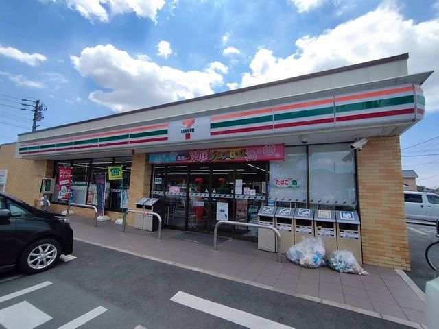 コンビニ　セブンイレブン（コンビニ）まで300m