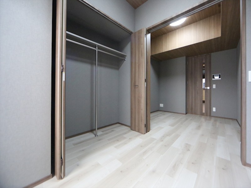 居室・リビング　洋室3.2帖　クローゼット付（収納充実してます）