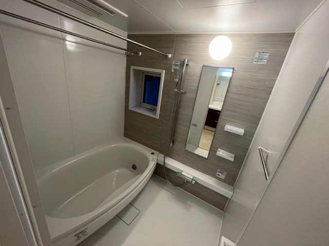 バス・シャワールーム　卵型の広々お風呂♪