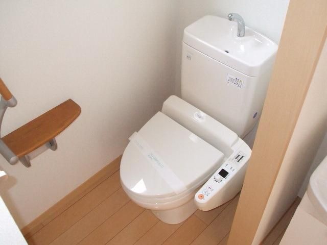 トイレ　★暖房温水洗浄便座付きトイレ★
