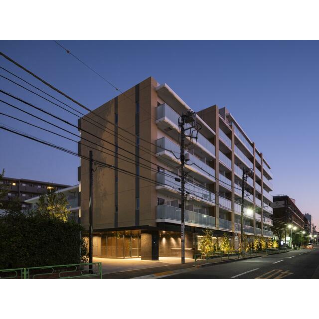 建物外観　鉄筋コンクリート造のがっちりとした建物。