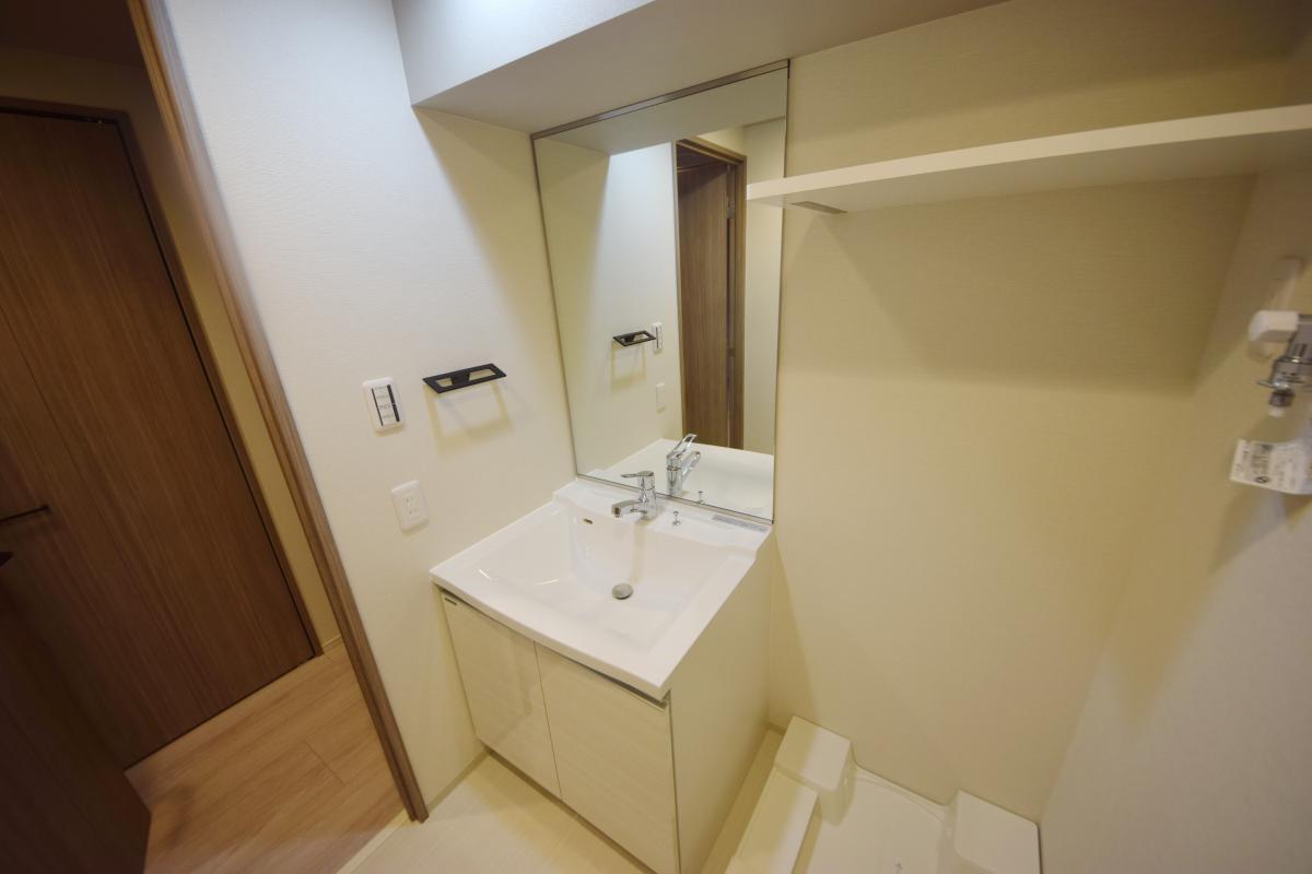 洗面設備　※別部屋の参考写真です。