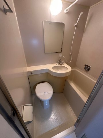 バス・シャワールーム　お手入れのしやすい３点ユニット