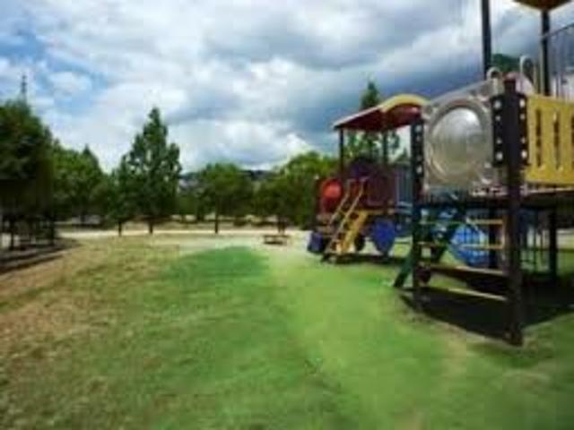 公園　緑が丘公園（公園）まで832m