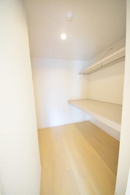 収納　★大きめのウォークインクローゼット★