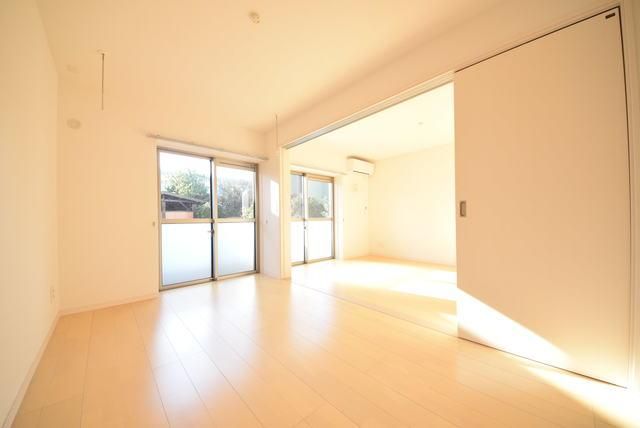 居室・リビング　★日当たりのいいお部屋です★