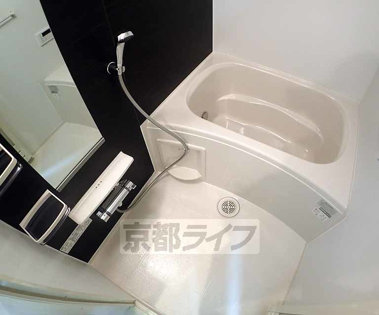 バス・シャワールーム　とても綺麗な浴室です。