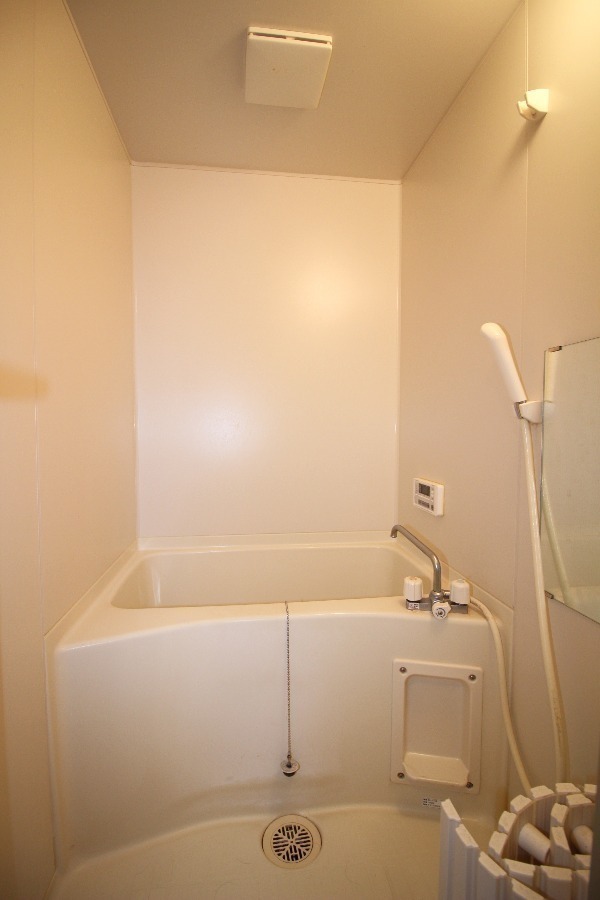 バス・シャワールーム　お風呂場スペース