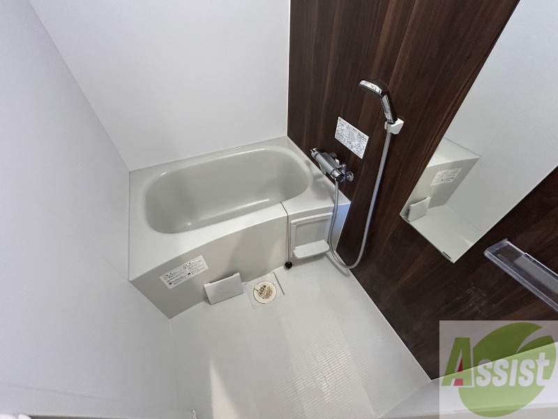 バス・シャワールーム　お風呂になります。一日の疲れを癒してくださいね。