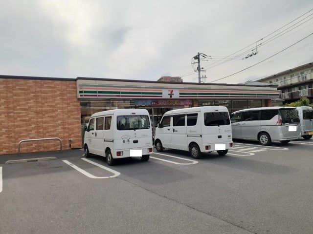 コンビニ　セブンイレブン船橋海神町南店（コンビニ）まで300m