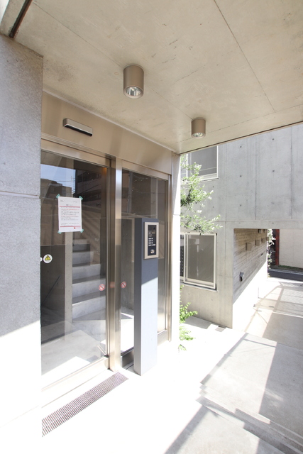 エントランス　安心のオートロック付き☆