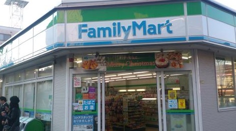コンビニ　ファミリーマート太子堂三丁目店（コンビニ）まで344m