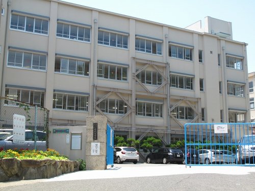 中学校　垂水中学校（中学校）まで2072m