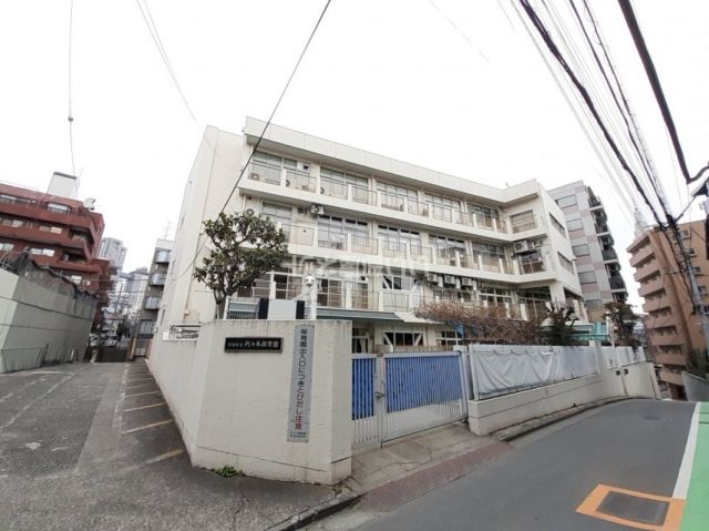 幼稚園・保育園　渋谷区立代々木保育園（幼稚園・保育園）まで577m