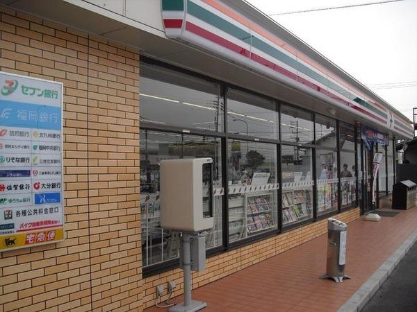 コンビニ　セブンイレブン久留米御井旗崎店（コンビニ）まで607m