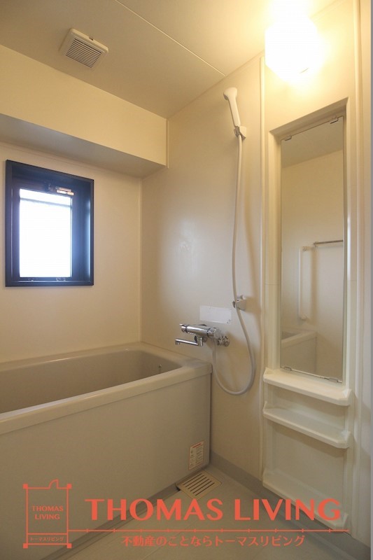 バス・シャワールーム　※写真を準備中のため、同物件の別室写真をご参照ください。