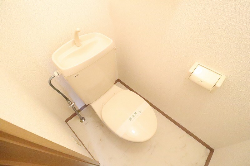 トイレ　※反転写真使用