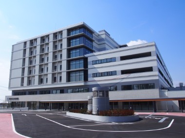 病院　横浜市立市民病院（病院）まで702m