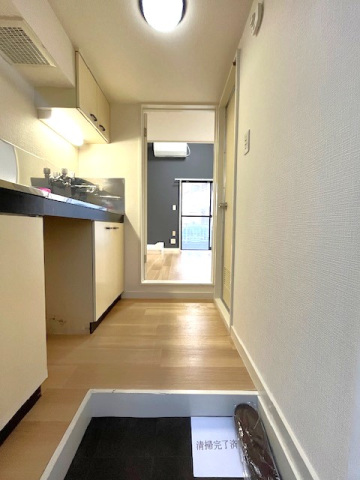 玄関　※他号室の写真です。