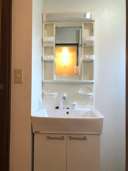 洗面設備　※他号室の写真です