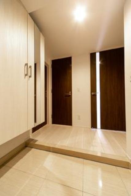 玄関　※写真は同タイプ住戸です。